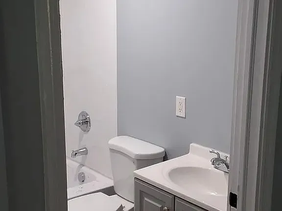 2 bed, $2,300 — Photo 3