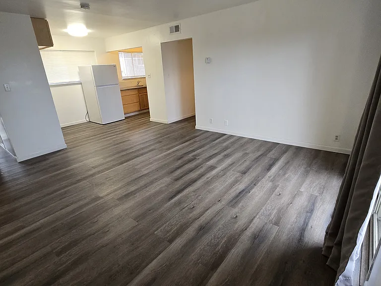 3555 Maple Ave #5 — Photo 8