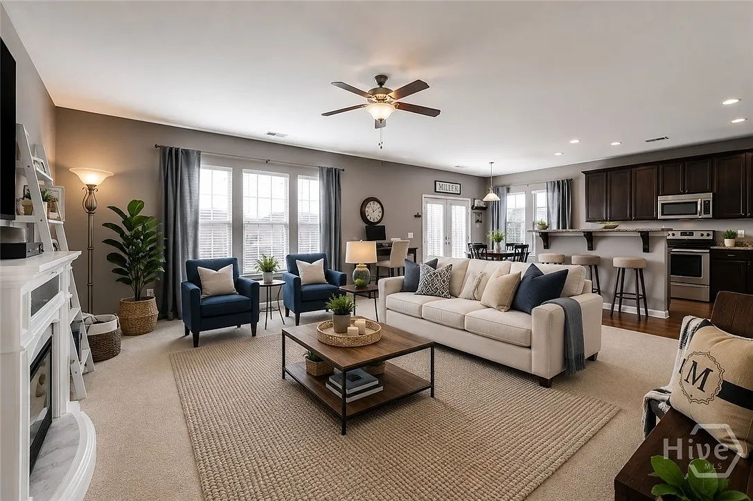 4 bed, 2.5 bath, 1990 sqft, $2,200 — Photo 4