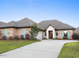 135 Grace Dr, Flowood, MS 39232