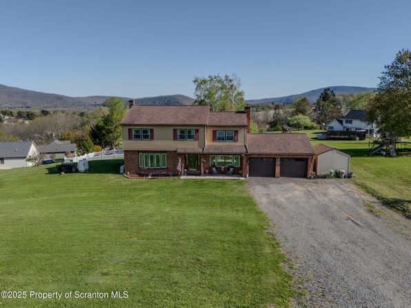 10 Dogwood Dr, Tunkhannock, PA 18657