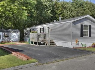 32 Barksdale Ave, Londonderry, NH 03053