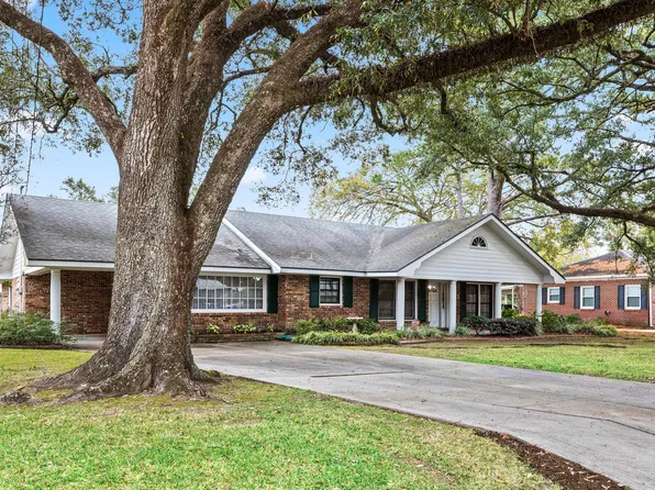 113 Burdin St, Saint Martinville, LA 70582