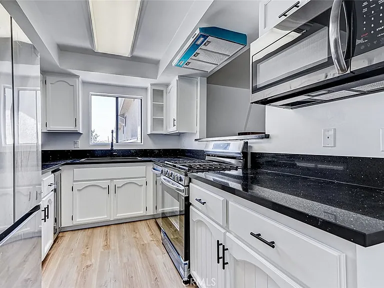 107 S Helberta Ave #4 — Photo 8