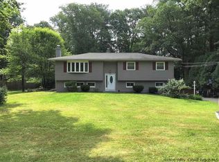 204 Harry Wells Rd, Saugerties, NY 12477