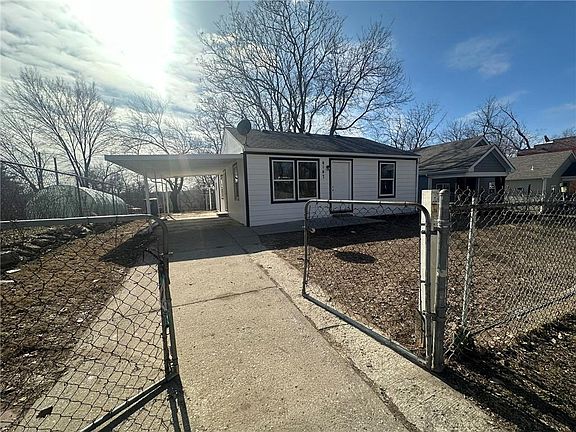 2nd image of 4147 E 6th St