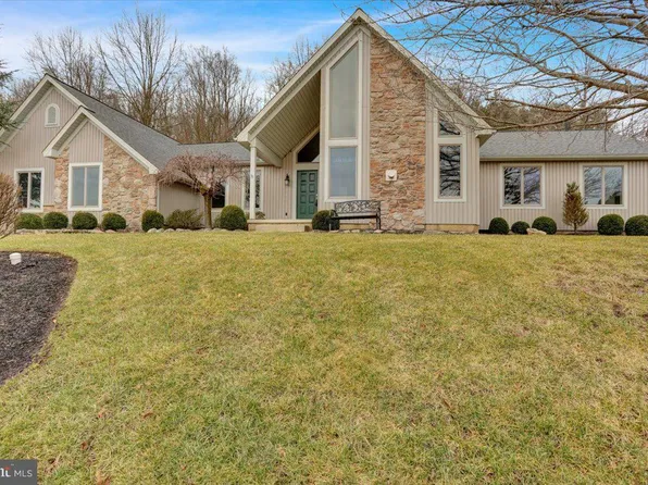 106 Greshville Rd, Boyertown, PA 19512