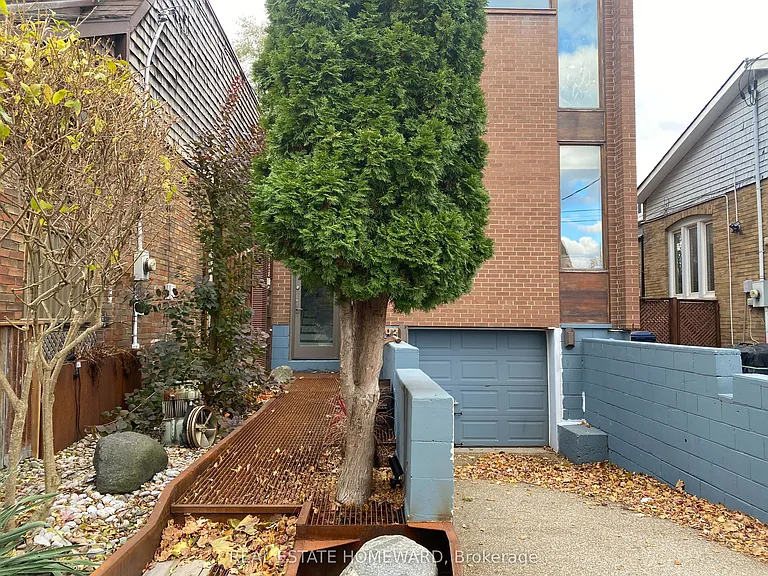 302 Rhodes Ave — Photo 3