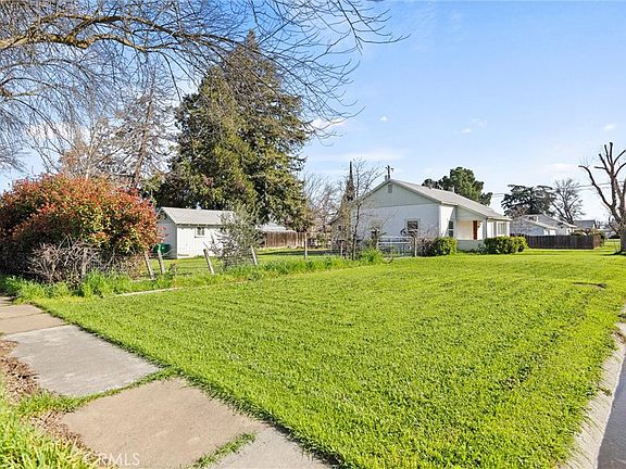 3rd image of 611 Hoag St