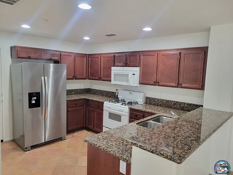 642 W Brewer Rd #155 — Photo 5