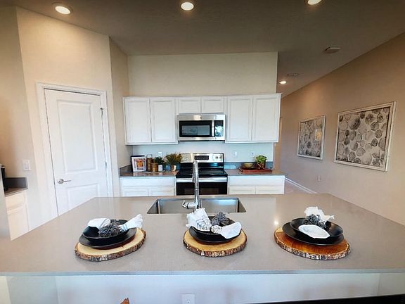 4th image of 656 Tanaro Ln