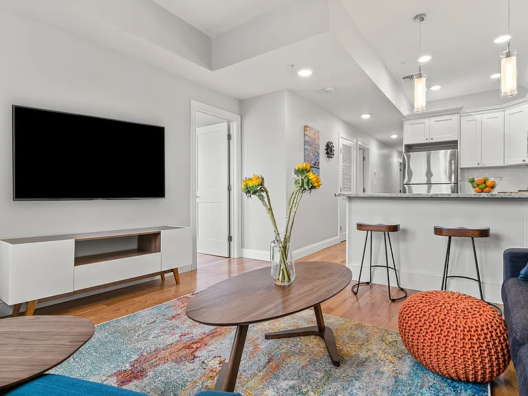 36 Emerson St #5 — Photo 4