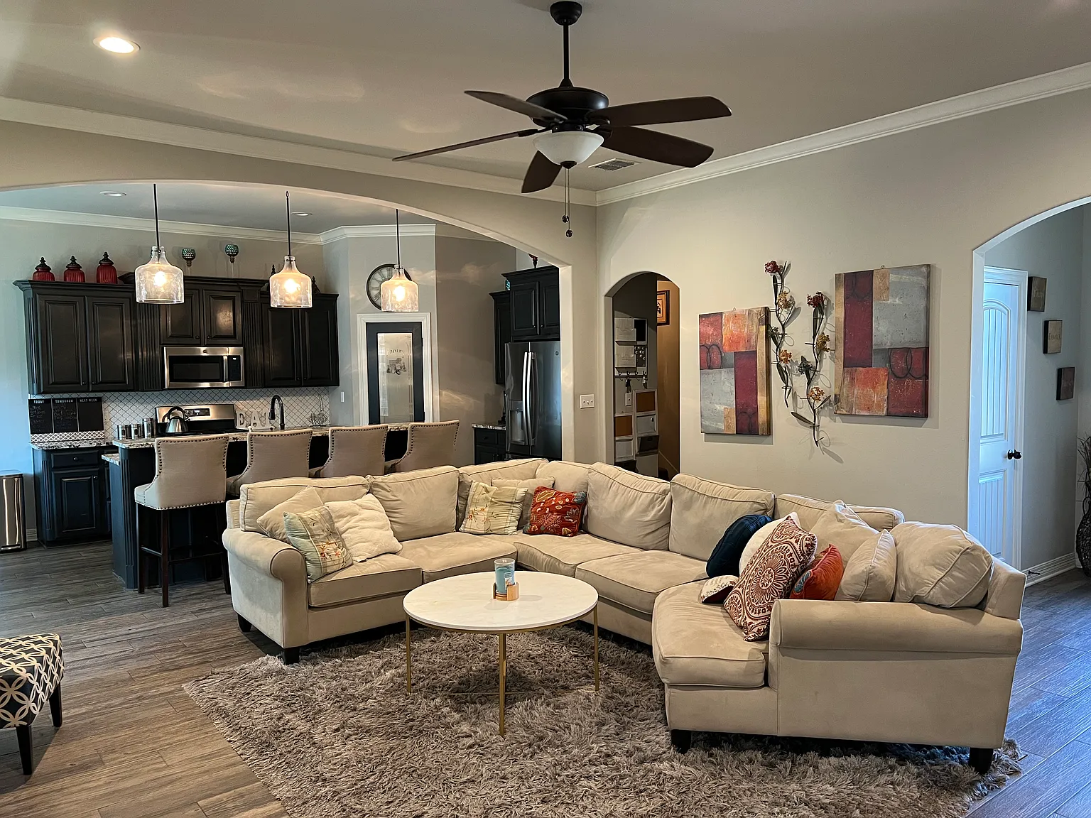 4 bed, 2156 sqft, $2,900 — Photo 4