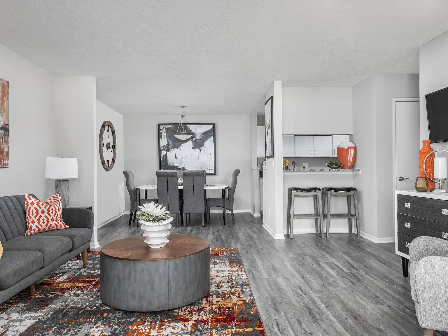 The Pointe at Canyon Ridge Apartments — Photo 2
