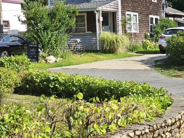 66 Nashawena Park, Oak Bluffs, MA 02557