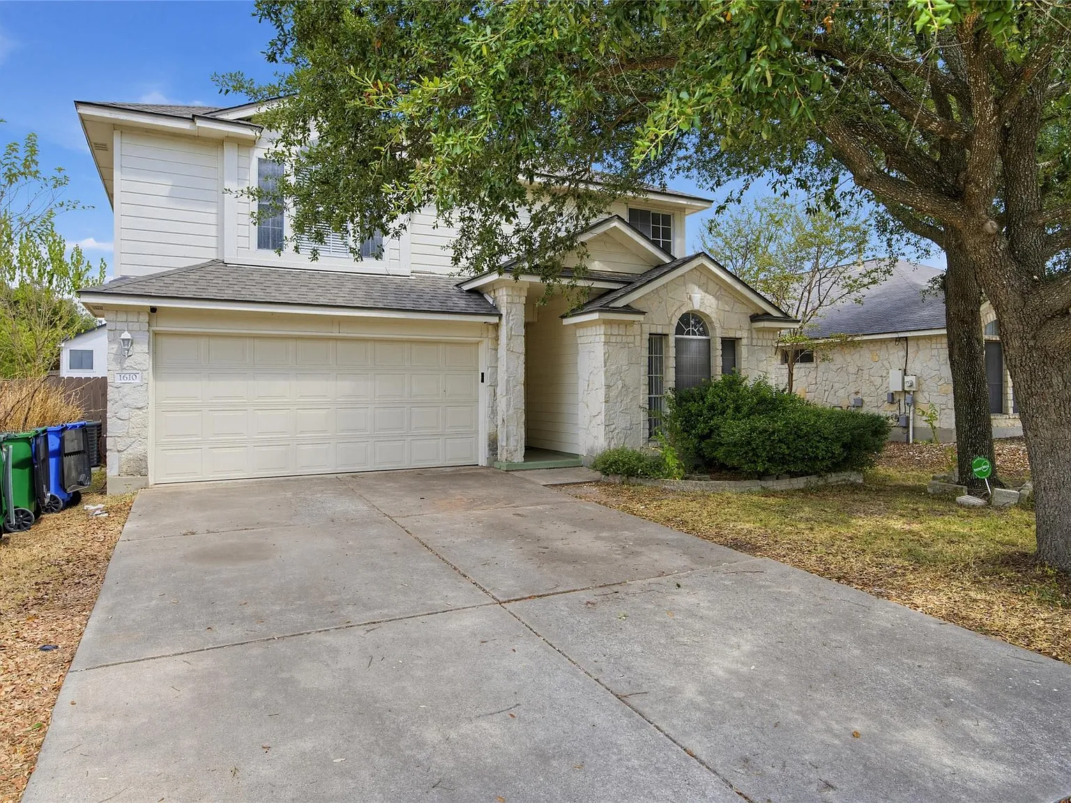 4 bed, 3.0 bath, 1878 sqft, $2,200 — Photo 2