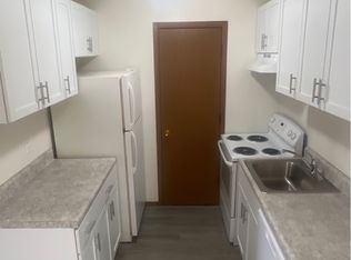 Pioneer Manor. -750-754, Waukegan, IL 60085