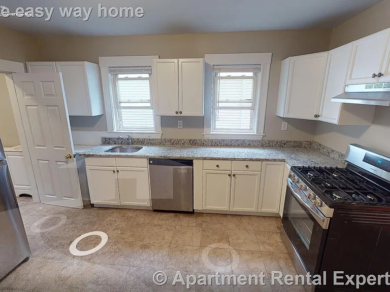 25 Pennsylvania Ave #2 — Photo 1