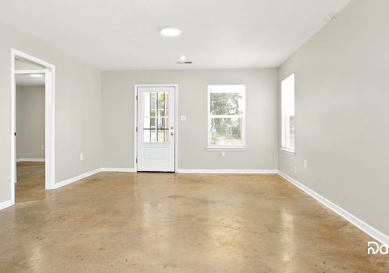 4 bed, 2.0 bath, 1376 sqft, $1,310 — Photo 4