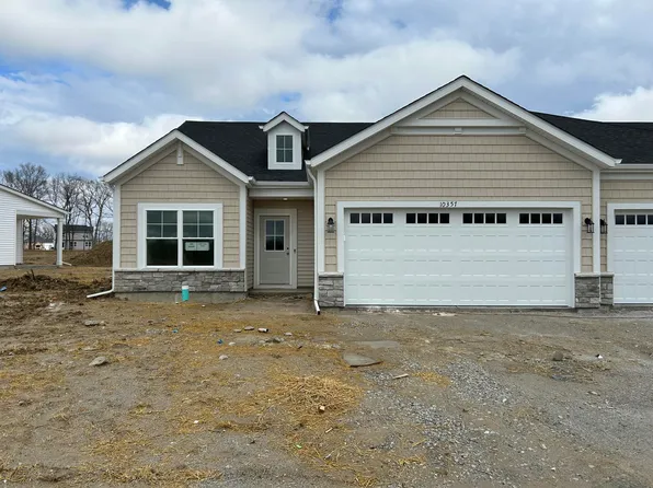 10357 Iowa St, Crown Point, IN 46307