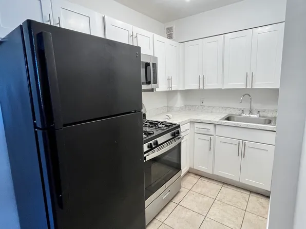 121 Wade Street image 1 of 7