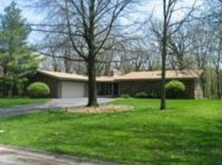 41 Strauss Ln, Olympia Fields, IL 60461