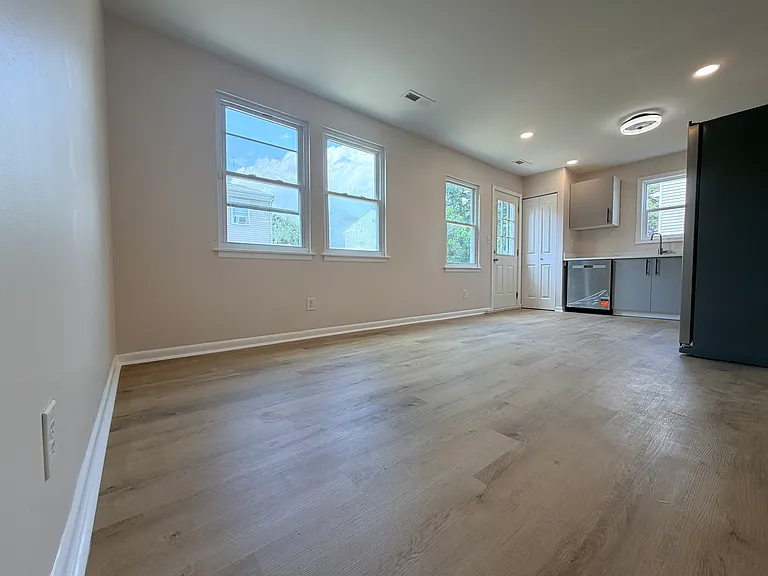 3060 Blackstone Ct — Photo 4