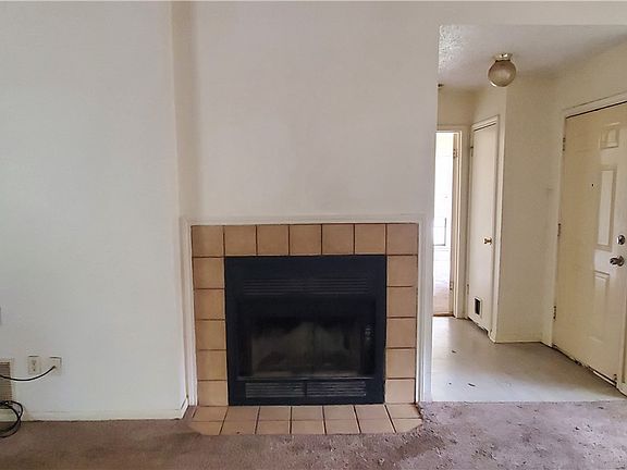 4th image of 2418 Skyline Dr