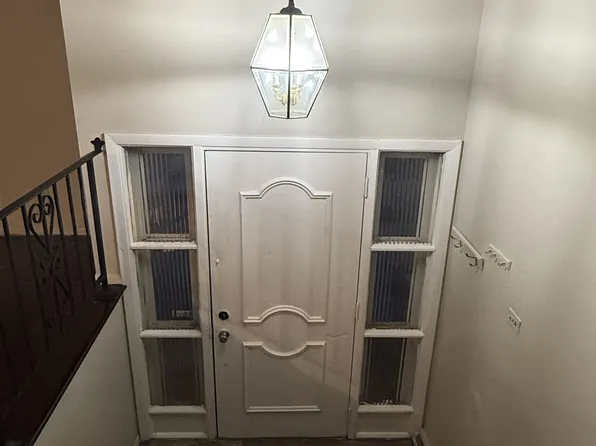 3327 Laurel Ln, Hazel Crest, IL 60429