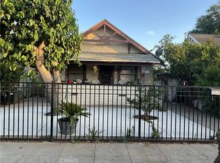 586 W Center St, Pomona, CA