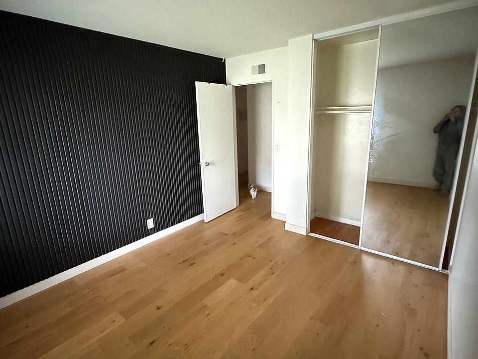 2nd image of 1414 N Huron Dr
