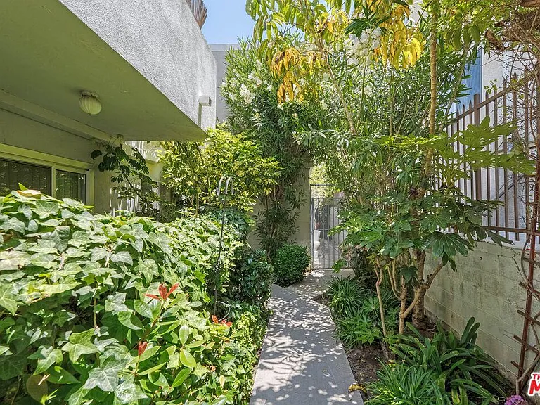 1916 Selby Ave #2 — Photo 2