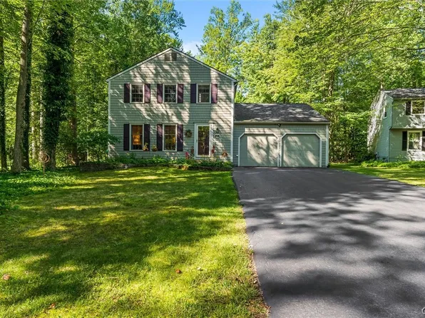 8728 Marinus Dr, Baldwinsville, NY 13027