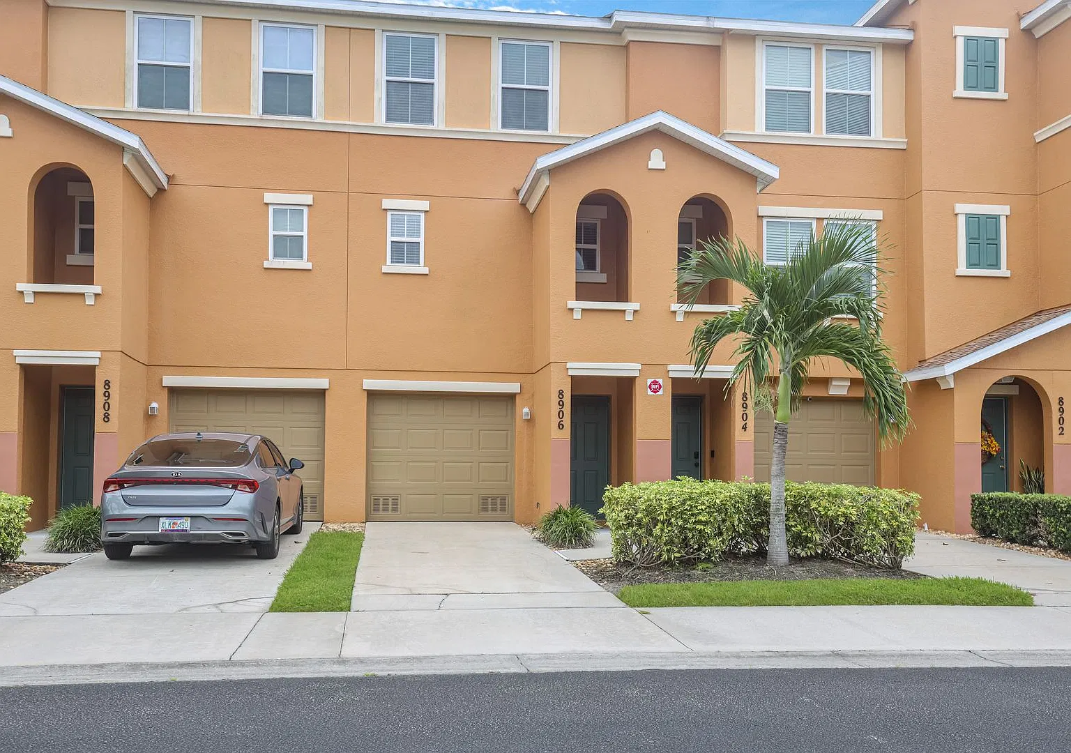 Pet-Friendly Condo in Gated Lakewood Ranch Community! — Photo 1