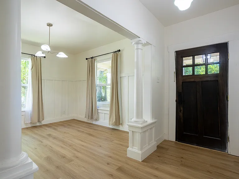 1012 Broadway St #1 — Photo 2