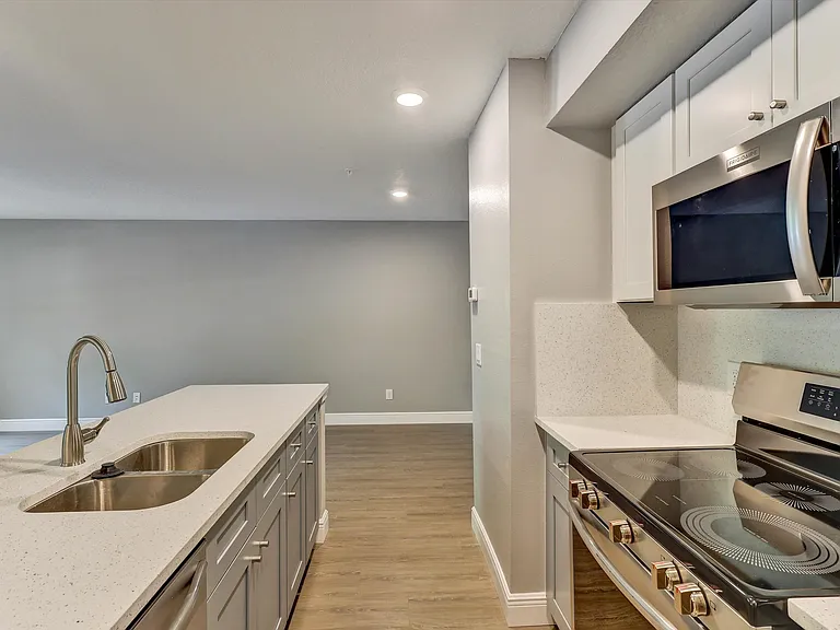 3024 Parkway Boulevardblossom Park — Photo 17