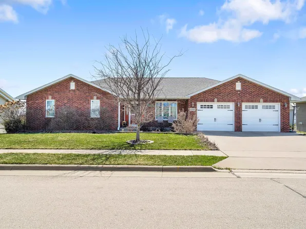 6348 Osage Dr, Dubuque, IA 52002