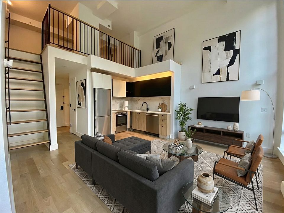 1st image of 25 Bruckner Blvd APT 2X