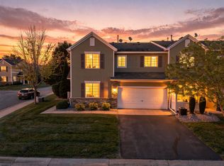 1645 Prescott Ct, Chaska, MN 55318