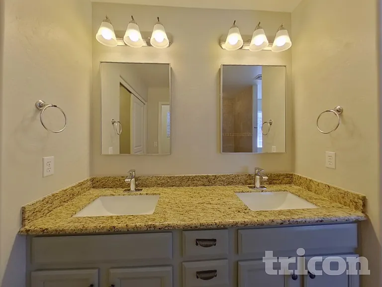 20711 N Santa Cruz Dr — Photo 7
