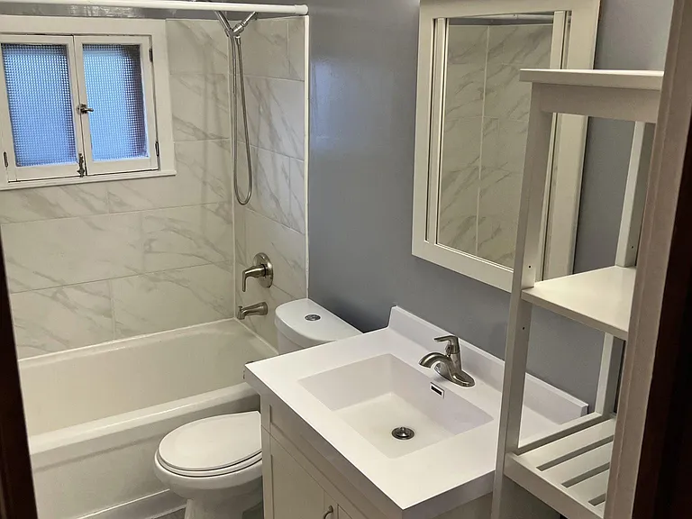 733 Seymour Ave #B — Photo 11
