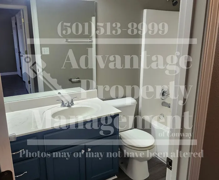 2740 York Ln — Photo 7