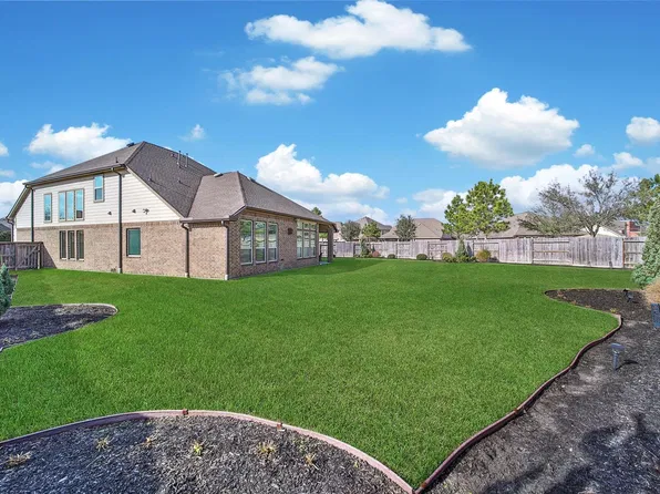 11030 Sarah Bluff Ln, Cypress, TX 77433