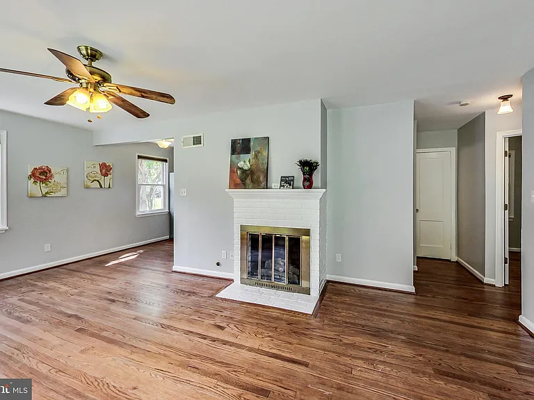 6641 Barrett Rd — Photo 4