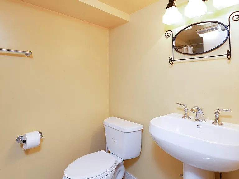 Lower Level Full Bath.