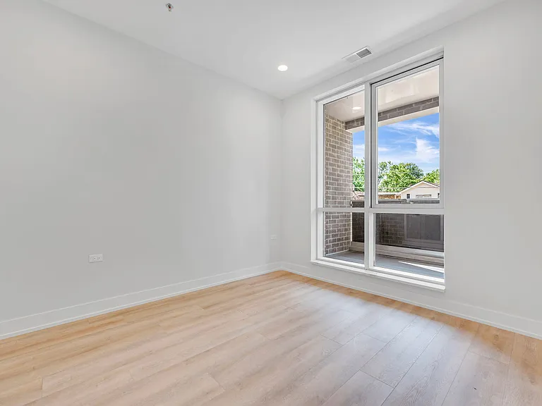 2928 W Medill Ave #508 — Photo 11