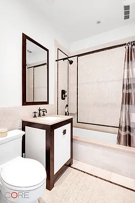 Rented by CORE | media 13