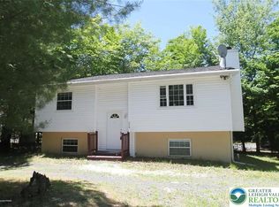 3076 Briarwood Dr, Tobyhanna, PA 18466