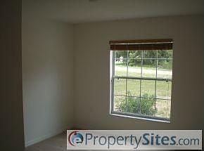 3rd image of 19 Olive Dr