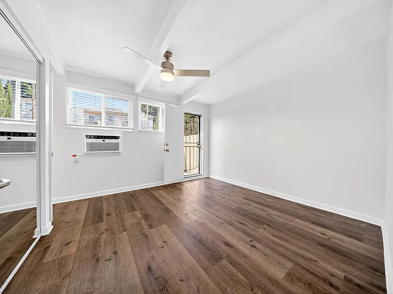 9025 National Blvd — Photo 14